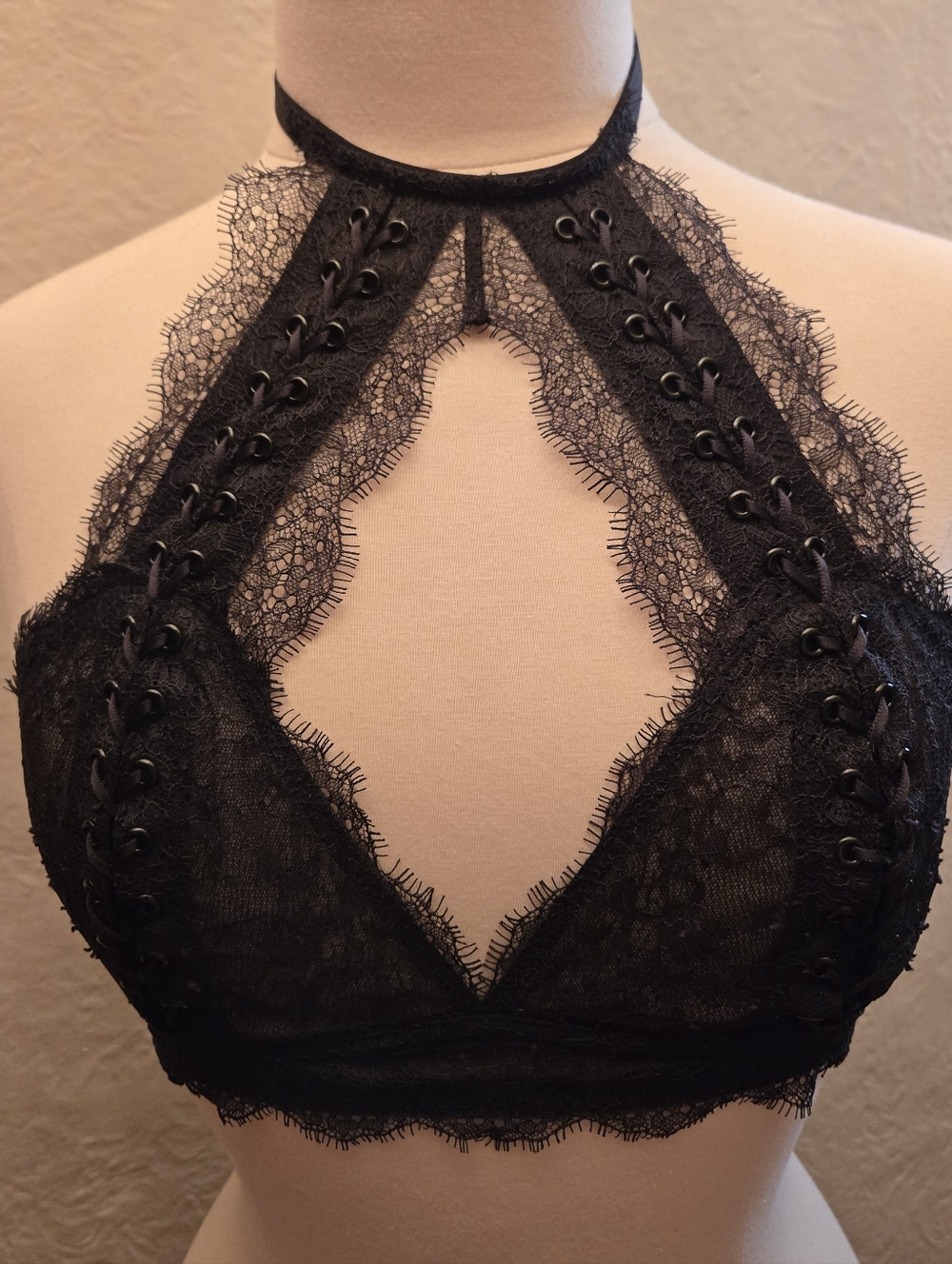 Victoria’s Secret Black Lace Halter Bralette Corset Lace-Up Goth Lingerie - Picture 3 of 11